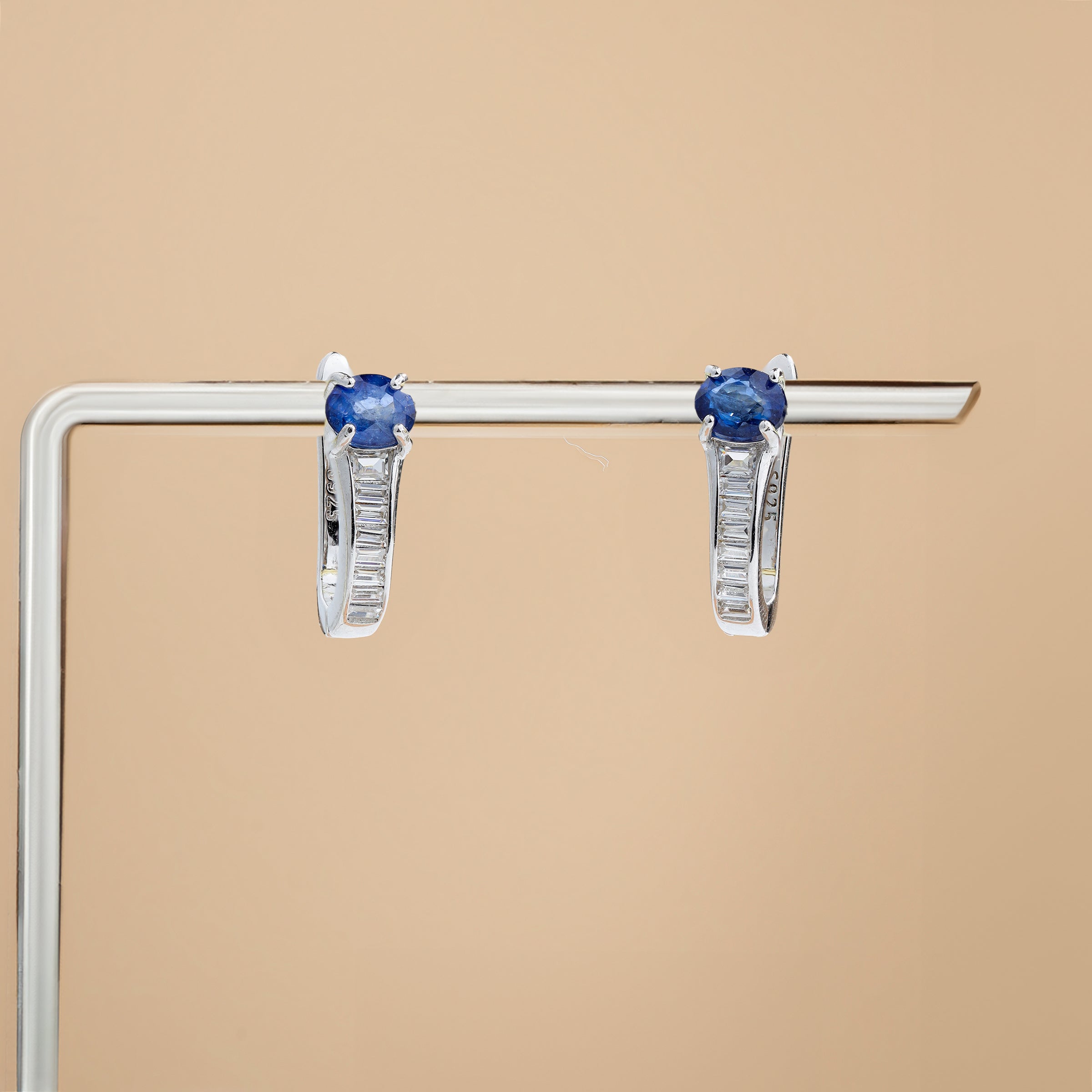 Sapphire Earrings 555371