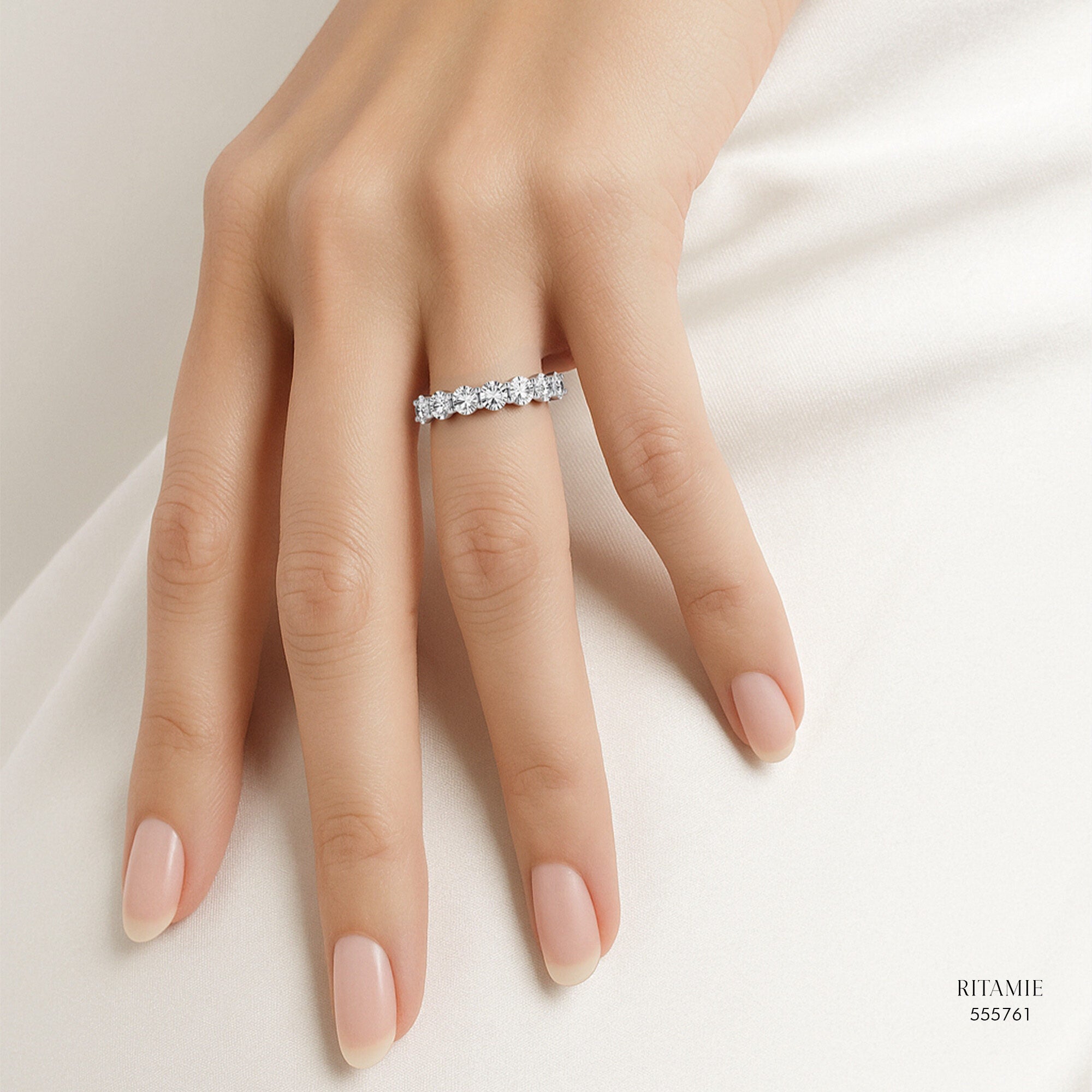 Eclipse Petite Lab-Grown Diamond Ring 555761