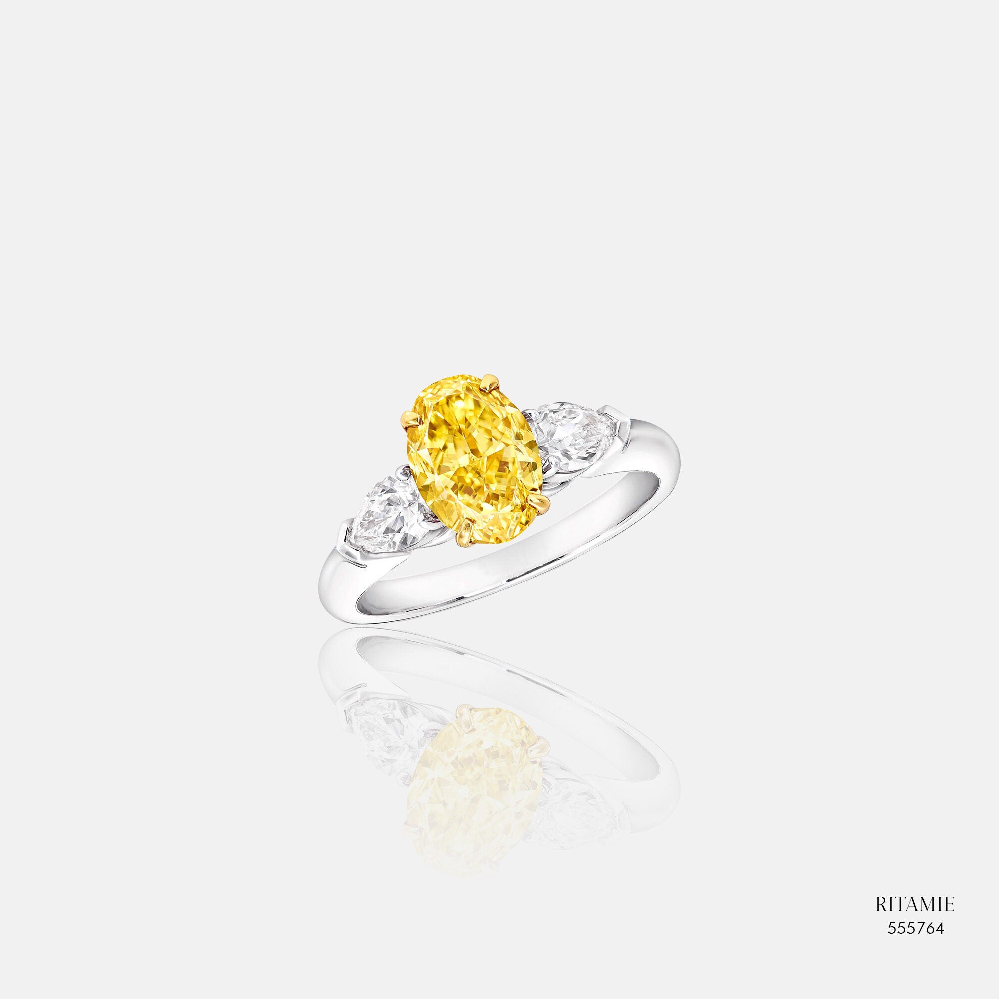 Golden Embrace Lab-Grown Diamond Ring 555764