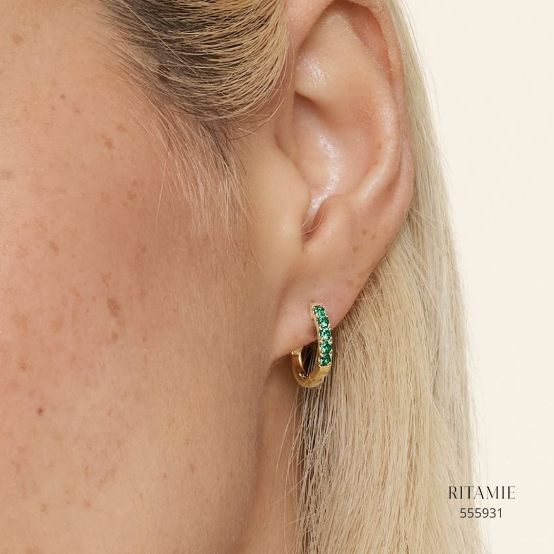 Soirée Emerald Huggie Earrings 555931