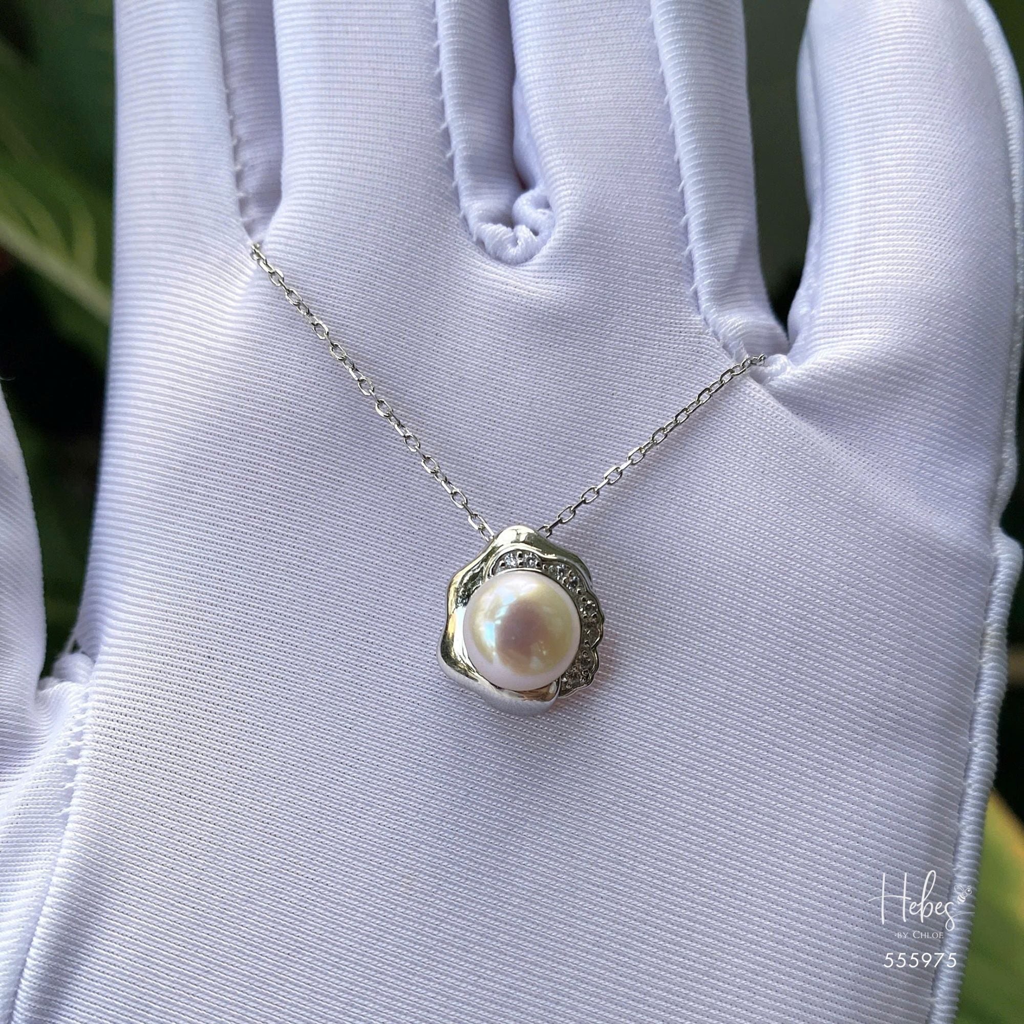 Pearl Necklace 555975